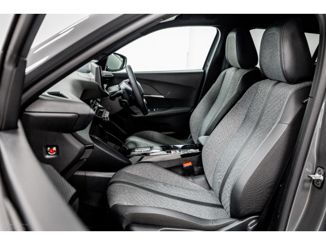 Image for 2025 Peugeot 2008 E-Allure 50kWh 136HP