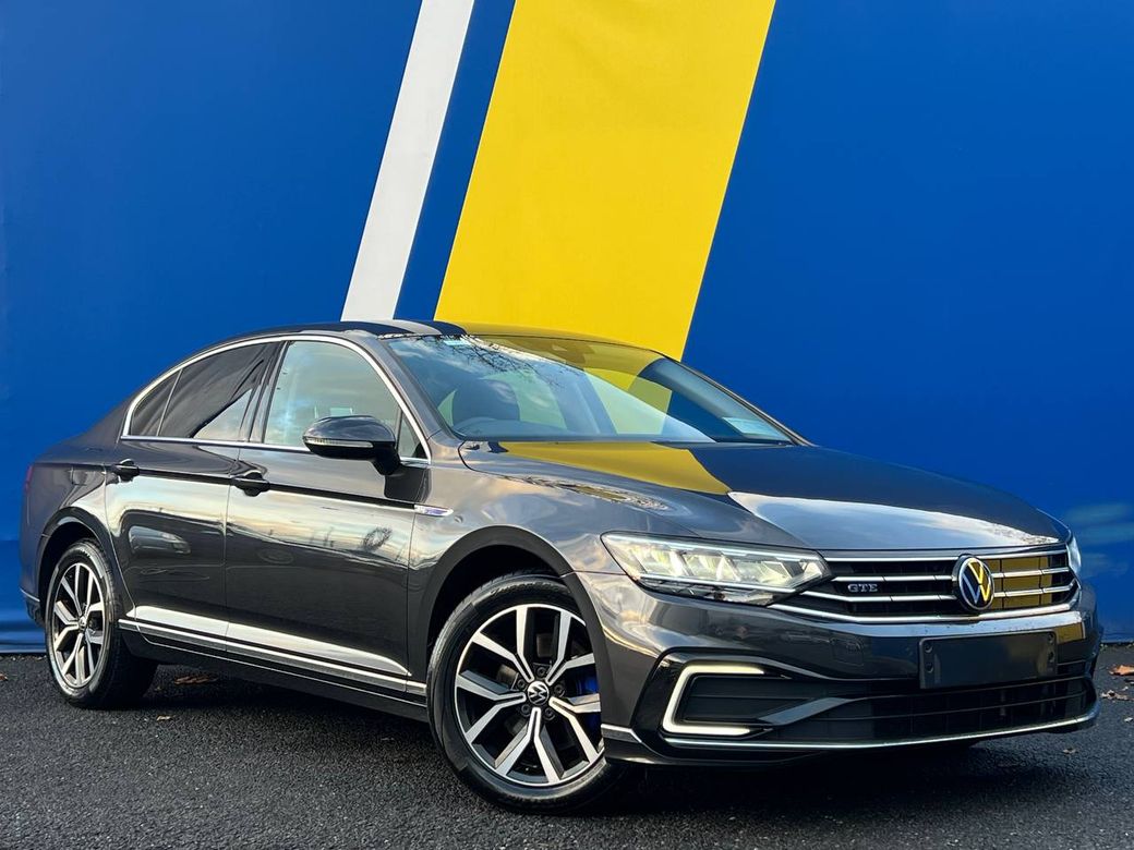 Image for 2021 Volkswagen Passat GTE 1.4 HYBRID // LEATHER HEATED SEATS // DUAL ZONE CLIMATE CONTROL // ADAPTIVE CRUISE CONTROL