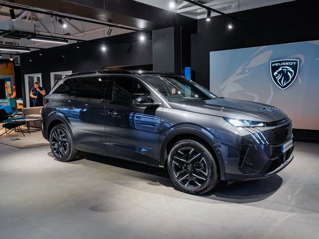 Image for 2025 Peugeot 5008 STD Allure Mhev 136 E-dsc6 4DR