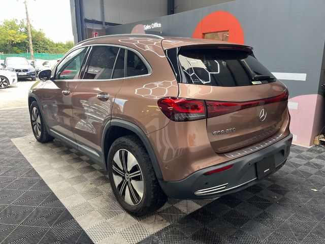 Image for 2021 Mercedes-Benz EQA 2021 MERCEDES-BENZ EQA 250 BASE GRADE AUTOMATIC / CRUISE CONTROL / PARKING CAMERA / ELECTRIC MEMORY & HEATED SEATS / PADDLE SHIFTERS / AMBIENT LIGHTS / APPLE CARPLAY AND MORE
