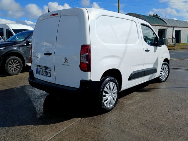 Image for 2020 Peugeot Partner 