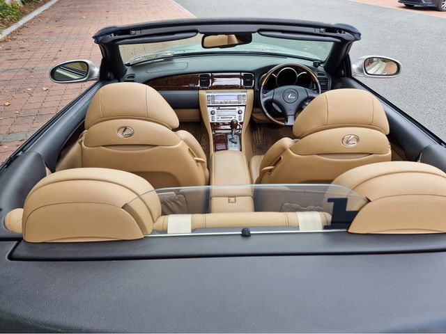 Image for 2006 Lexus SC 430 SC 430 CONVERTIBLE * COSMO SILVER / TAN LEATHER * ALL OPTIONS * APPLE CAR PLAY * LOW MILES * T/BELT Service just completed * UNIQUE * 