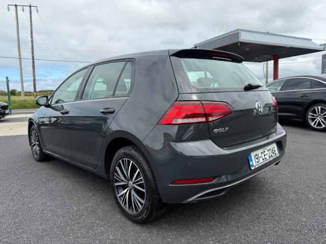 Image for 2019 Volkswagen Golf 1.6 TDI SE NAV BMT 115PS 5DR Auto