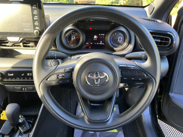 Image for 2022 Toyota Yaris 1.0 AUTO // APPLE CARPLAY/ANDROID AUTO // DIGITAL CLUSTER // LANE ASSIST