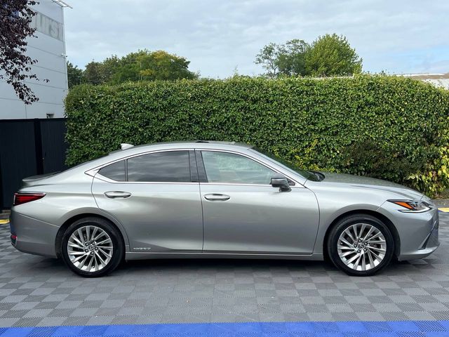 Image for 2021 Lexus ES 300h LUXURY 2.5 HYBRID AUTO ** HUGE SPEC ** // LEATHER HEATED & COOLED SEATS // 360 PARKING CAMERAS // OPENING SUNROOF
