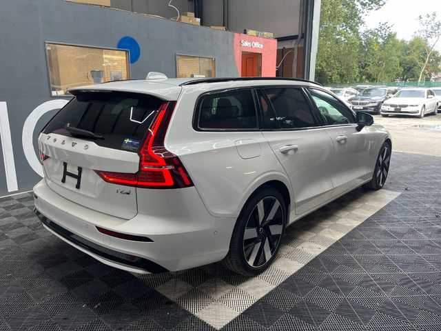 Image for 2025 Volvo V60 2025 VOLVO V60 4WD ULTRA T6 AWD PLUG-IN HYBRID 8K KM/ 2.0 AUTOMATIC / CRUISE CONTROL / PARKING CAMERA / ELECTRIC MEMORY & HEATED SEATS / PANORAMIC SUNROOF / APPLE CARPLAY & MORE
