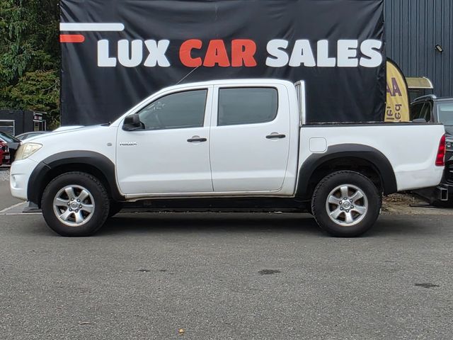 Image for 2011 Toyota Hilux 2.5 D4D 4X4 CREW CAB // NEW D. O. E // VAT INVOICE AVAILABLE
