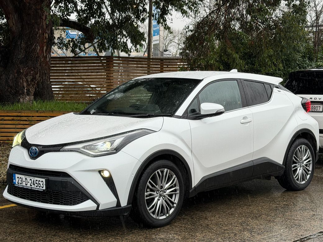 Image for 2023 Toyota C-HR Hybrid. Keyless Entry. Apple CarPlay