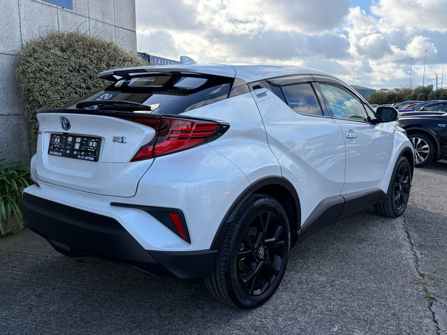 Image for 2023 Toyota C-HR SOL NERO AUTOMATIC HYBRID 1.8 PETROL //HIGH SPEC//LOW MILES//HALF LEATHER HEATED SEATS//360 PARKING CAMERAS//ADAPTIVE CRUISE CONTROL//KEYLESS ENTRY//