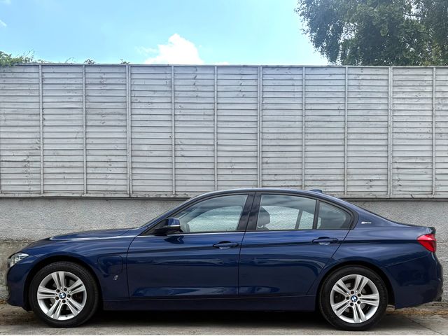 Image for 2017 BMW 3 Series 330e / SPORT AUTO / NAV / CRUISE / PLUG-IN HYBRID / 250bhp / / 12 MONTH WARRANTY / SAT-NAV / TAX €170.00 / *FINANCE PACKAGES AVAILABLE*