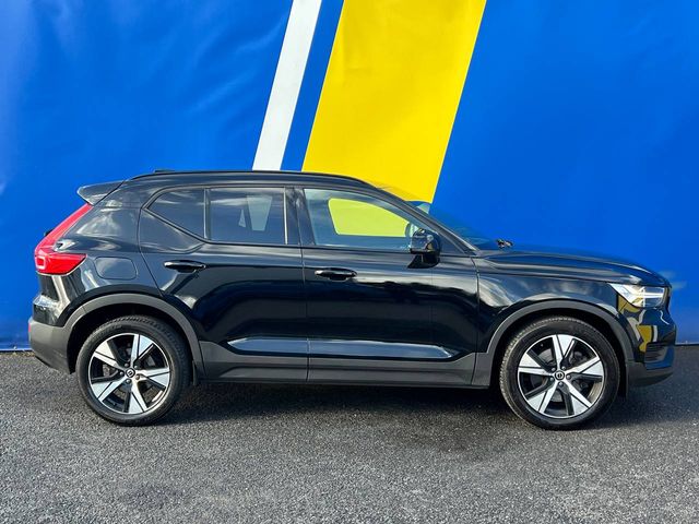 Image for 2021 Volvo XC40 R-DESIGN T4 RECHARGE 1.5 HYBRID // LEATHER/ALCANTARA R-DESIGN INTERIOR // MULTIMEDIA DISPLAY // R-DESIGN DIAMOND CUT ALLOYS