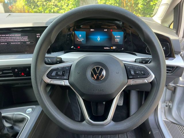 Image for 2021 Volkswagen Golf R-LINE PACK 1.0 TSI // NEW 19" R-LINE ALLOYS // APPLE CARPLAY/ANDROID AUTO // DIGITAL CLUSTER