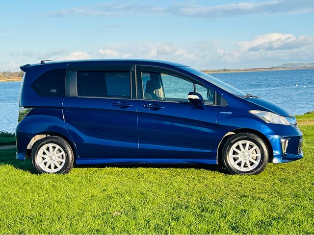 Image for 2014 Honda Freed 1.5 HYBRID AUTOMATIC 7 SEATER 
