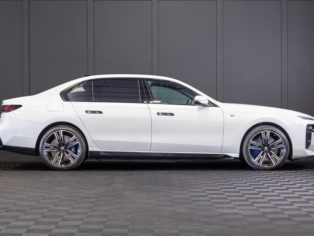 Image for 2025 BMW 7 Series X-Drive 750e M-Sport