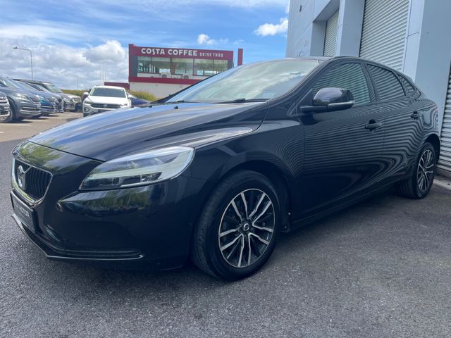 Image for 2017 Volvo V40 2.0 DIESEL MOMENTUM EDITION 