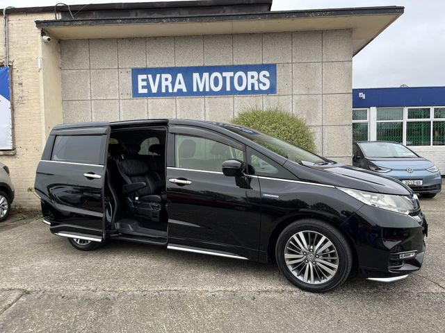 Image for 2018 Honda Odyssey ABSOLUTE 7 SEATER AUTOMATIC HYBRID 2.0 PETROL //POWER SLIDING REAR DOORS//HEATED ELECTRIC SEATS//KEYLESS ENTRY// 