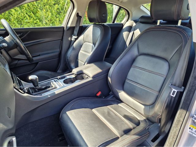 Image for 2017 Jaguar XE 2.0 D PRESTIGE * SILVER MET / BLACK LEATHER * SAT NAV * HEATED SEATS * 