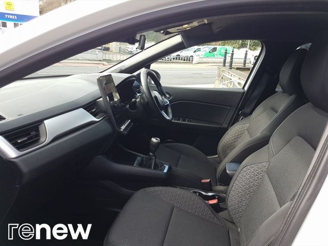 Image for 2025 Renault Captur Evolution TCe 90 Manual