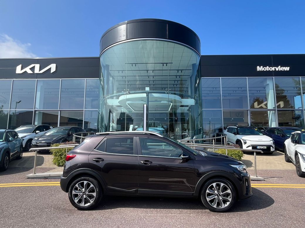 Image for 2018 Kia Stonic K3 5DR *SHOWROOM CONDITION* Bluetooth, Multi-Function Steering Wheel, Rear Parking Sensors, Wireless Smartphone Control, Electric Mirrors, Six speed transmission