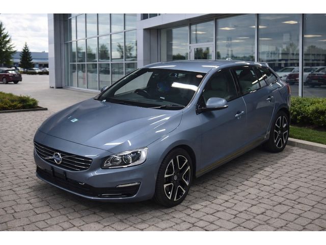 Image for 2017 Volvo V60 2.0 D4 DYNAMIC EDITION 190BHP AUTOMATIC **TOP SPEC / ADAPTIVE CRUISE CONTROL / BLIND SPOT ASSIST / BEIGE LEATHER / ELECTRIC & MEMORY FRONT SEATS / HEATED SEATS / REVERSE CAMERA / XENON HEADLIGHTS**