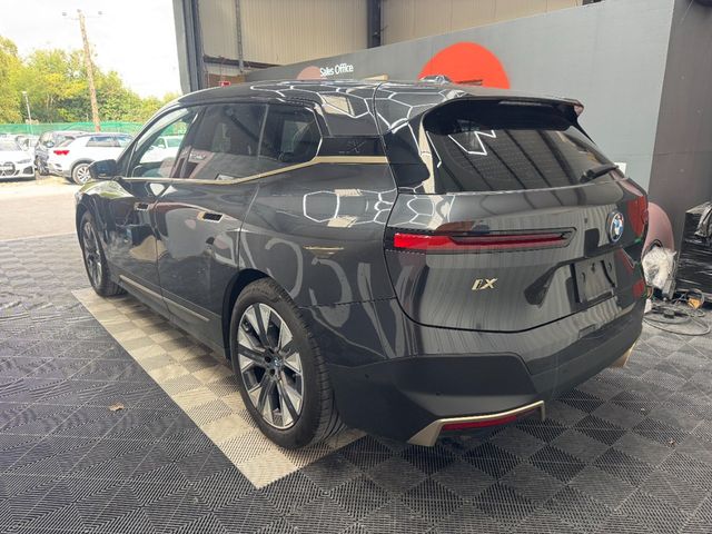 Image for 2022 BMW iX 2022 BMW IX 4WD XDRIVE40 AUTOMATIC / CRUISE CONTROL / PARKING CAMERA / ELECTRIC MEMORY & HEATED SEATS / HEATED STEERING WHEEL / APPLE CARPLAY AND MORE