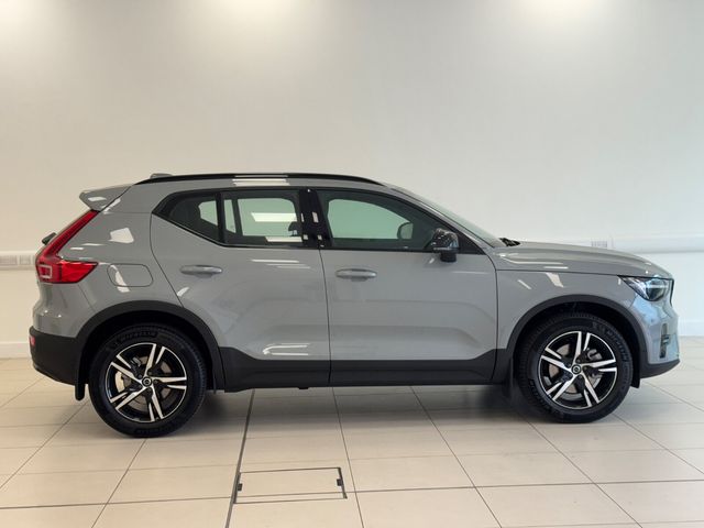 Image for 2025 Volvo XC40 2.0 B3 MHEV Plus dark