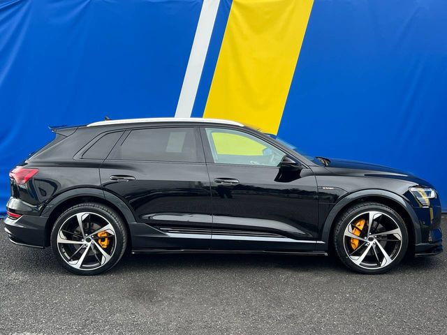 Image for 2021 Audi e-tron 50 QUATTRO RS-PERFORMANCE // NEW 22" RSQ ALLOYS // ADAPTIVE AIR SUSPENSION // APPLE CARPLAY/ANDROID AUTO