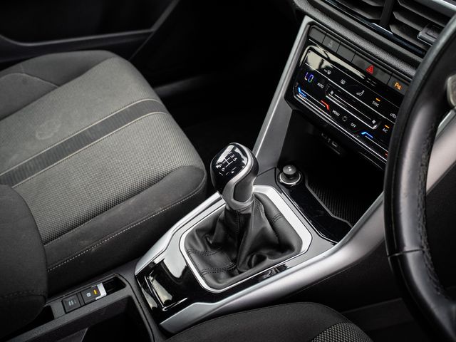 Image for 2023 Volkswagen T-Roc Life 1.0 TSI M6F 110HP 5DR