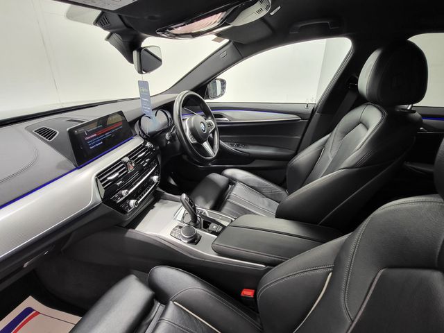 Image for 2018 BMW 5 Series M-Sport Estate Automatic