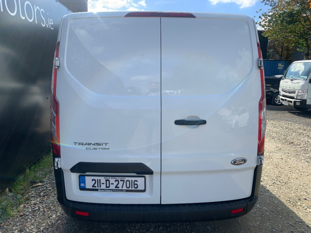 Image for 2021 Ford Transit Custom 2.0 TDCI 105 PS SWB VAN // PRICE EXCL. VAT // 04/26 CVRT // ONE OWNER // FULL SERVICE HISTORY // 
