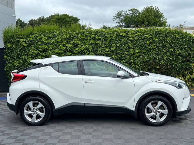 Image for 2017 Toyota C-HR LUNA 1.2T // REVERSE CAMERA // ADAPTIVE CRUISE CONTROL // BLUETOOTH MUSIC