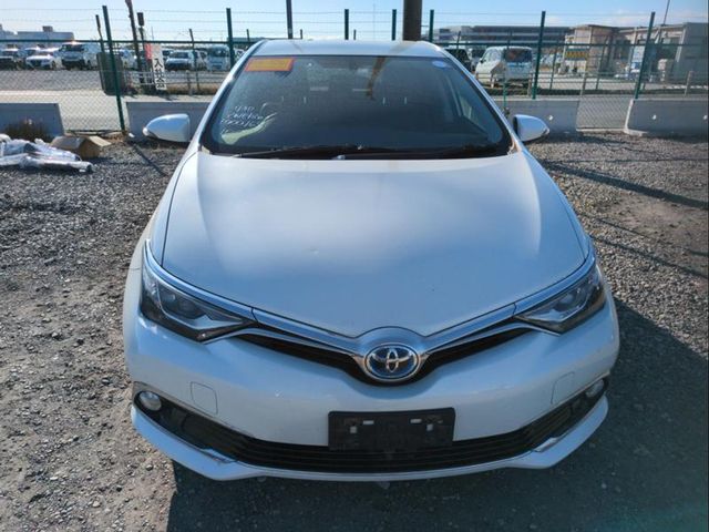 Image for 2016 Toyota Auris Hybrid