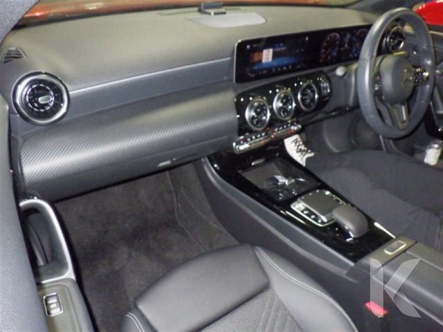 Image for 2020 Mercedes-Benz A Class A180 STYLE - BLACK HALF LEATHER - FACTORY ALLOYS