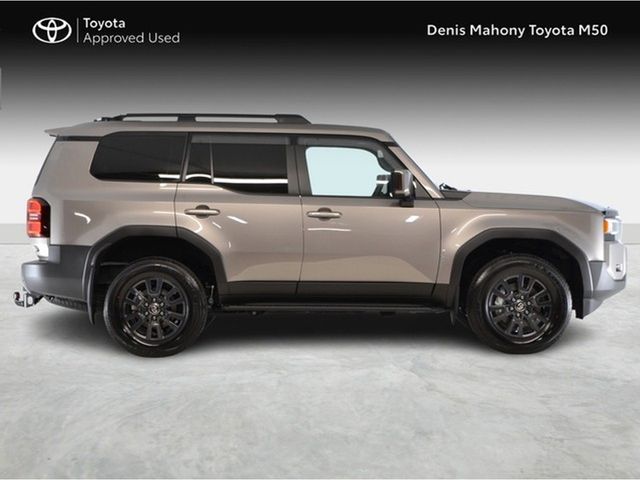 Image for 2026 Toyota Landcruiser Commercial