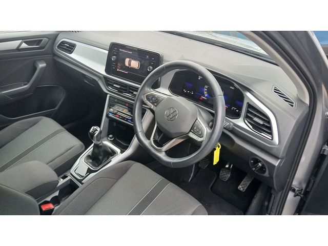 Image for 2022 Volkswagen T-Roc Life 1.0 TSI 110HP ** REAR VIEW CAMERA, APP CONNECT**