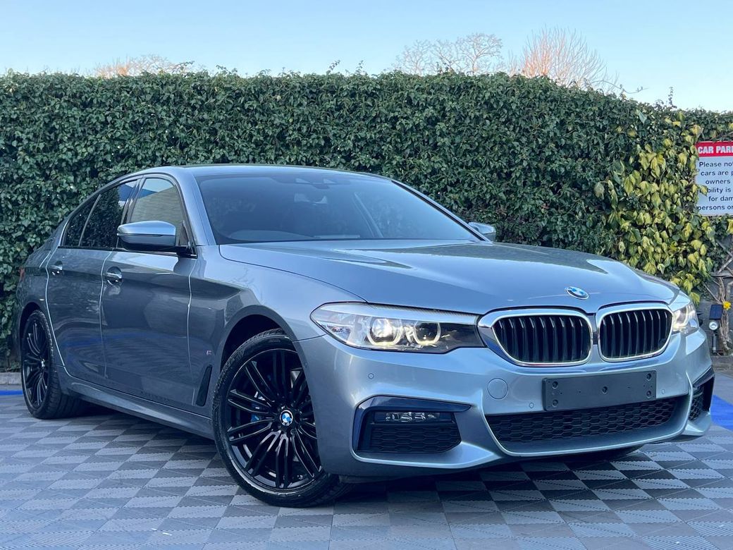 Image for 2019 BMW 5 Series 530e M-SPORT 2.0 HYBRID // LEATHER POWERED HEATED SEATS // 19" M-SPORT ALLOYS // REVERSE CAMERA