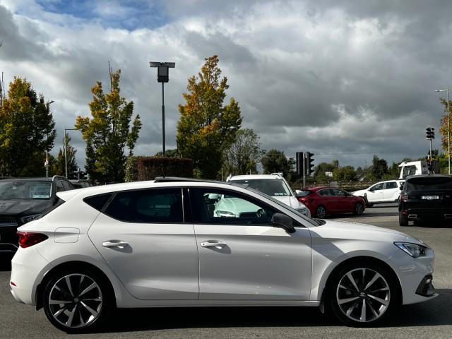 Image for 2021 SEAT Leon 1.5TSI 150HP FR 5DR *PAN ROOF & 1 OWNER*
