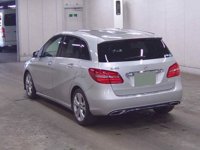 Image for 2018 Mercedes-Benz B Class 1.6 AUTOMATIC - FACTORY ALLOYS - HALF BLACK LEATHER - CRUISE CONTROL - REAR CAMERA