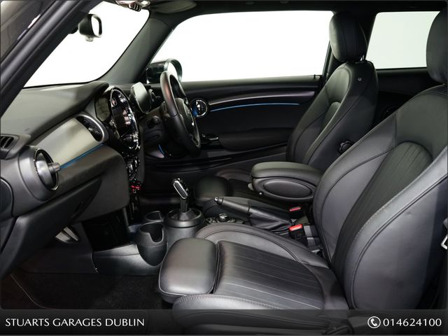 Image for 2023 Mini Cooper COOPER 2DR 1.5 PETROL AUTO*BRITISH RACING GREEN, FULL LEATHER, HEATED SEATS, KEYLESS ENTRY & START, REAR CAMERA, PDC, APPLE CARPLAY / ANDROID AUTO, BLACK ROOF & MIRROR CAPS*
