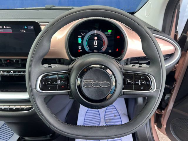 Image for 2022 Fiat 500 ICON 42KWH // PARKING SENSORS // TAXED UNTIL 05/26 // DIGITAL CLUSTER