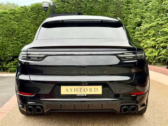 Image for 2022 Porsche Cayenne Turbo S Turbo S E-hybrid 4DR Auto
