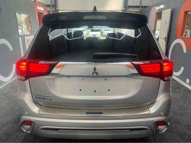 Image for 2019 Mitsubishi Outlander OUTLANDER 2.4 HYBRID / SUNROOF / 69k KMs / HEATED SEATS & WHEEL , REVERSE CAMERA , ADAPTIVE CRUISE & MORE