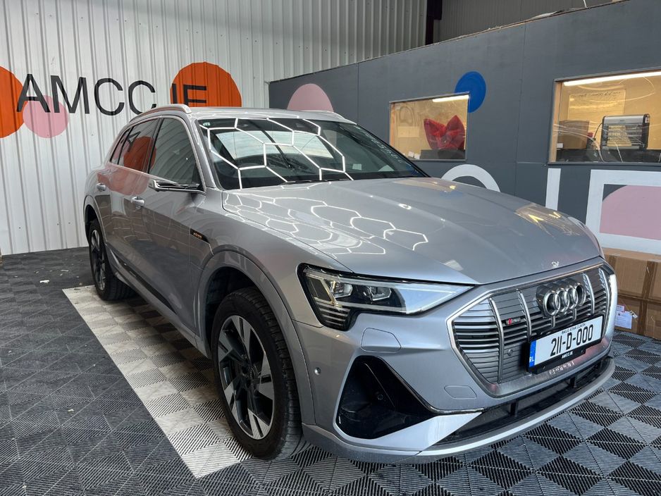 Image for 2021 Audi e-tron 2021 AUDI E-TRON QUATTRO SLINE AUTOMATIC / CRUISE CONTROL / PARKING CAMERA / ELECTRIC MEMORY & HEATED SEATS / PADDLE SHIFTERS / AMBIENT LIGHTS / APPLE CARPLAY / DIGITAL MIRRORS AND MORE