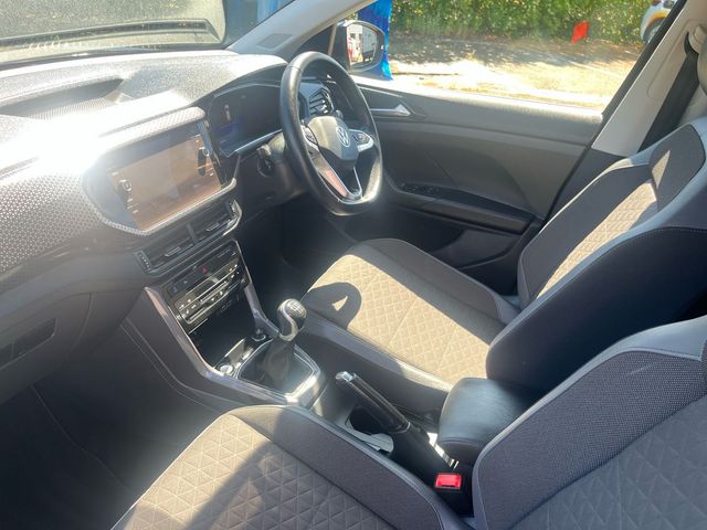 Image for 2023 Volkswagen T-Cross R-LINE 1.0TSI 110HP MANUAL