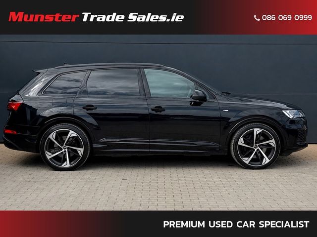 Image for 2022 Audi Q7 S-Line Black Edition 55 TFSI E
