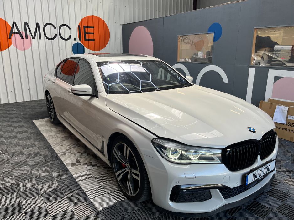 Image for 2016 BMW 7 Series 2016 BMW 740E IPERFORMANCE M-SPORT 2.0 AUTOMATIC / CRUISE CONTROL / 360° CAMERA / ELECTRIC MEMORY MASSAGING & HEATED SEATS / AMBIENT LIGHTS AND MORE