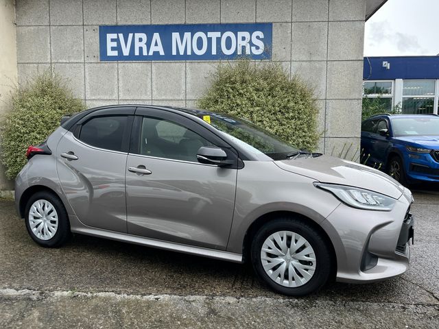 Image for 2020 Toyota Yaris Z HYBRID AUTOAMTIC 1.5 PETROL //HIGH SPEC//LOW MILES//360 PARKING CAMERAS//HEATED SEATS//KEYLESS ENTRY//ADAPTIVE CRUISE CONTROL//