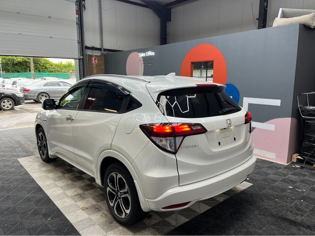 Image for 2016 Honda Vezel 2016 HONDA VEZEL HYBRID Z 1.5 AUTOMATIC / CRUISE CONTROL / REVERSE CAMERA / HEATED SEATS / PADDLE SHIFTERS AND MORE