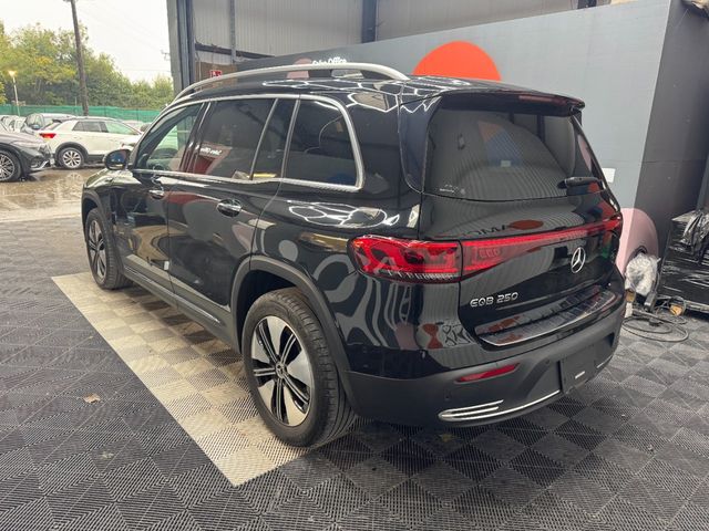Image for 2023 Mercedes-Benz EQB 2023 MERCEDES-BENZ EQB 250 AUTOMATIC/ CRUISE CONTROL / 360 CAMERA / ELECTRIC MEMORY & HEATED SEATS / PADDLE SHIFTERS / AMBIENT LIGHTS AND MORE
