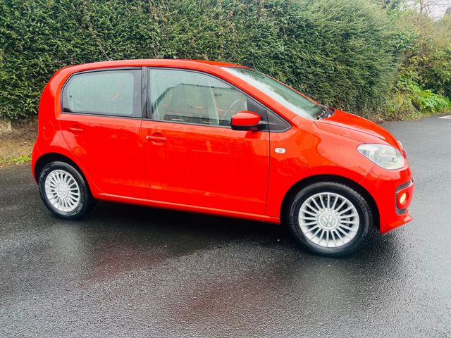 Image for 2016 Volkswagen up! ALLOYS // ANTI-THEFT SYSTEM // CUP HOLDERS 